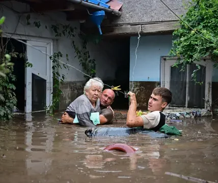 Badai Boris Hantam Sejumlah Negara Eropa, Warga Terpaksa Mengungsi Pasca Banjir