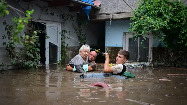 Badai Boris Hantam Sejumlah Negara Eropa, Warga Terpaksa Mengungsi Pasca Banjir