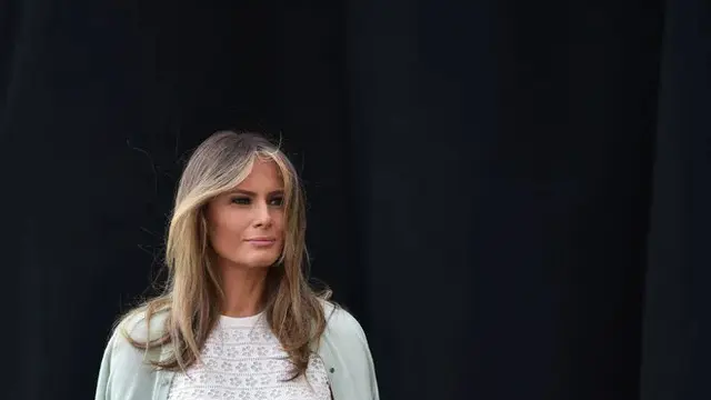 7 Potret Elegan Melania Trump saat Perdana jadi Ibu Negara AS