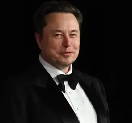 WASHINGTON - Presiden terpilih Amerika Serikat (AS) Donald Trump mengumumkan pengusaha Elon Musk dan Vivek Ramaswamy akan memimpin Departemen Efisiensi Pemerintah (DOGE) yang baru dibentuk selama masa jabatan keduanya di Gedung Putih.