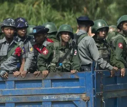 Pemberontak Myanmar Klaim Kuasai Markas Militer Utama di Barat